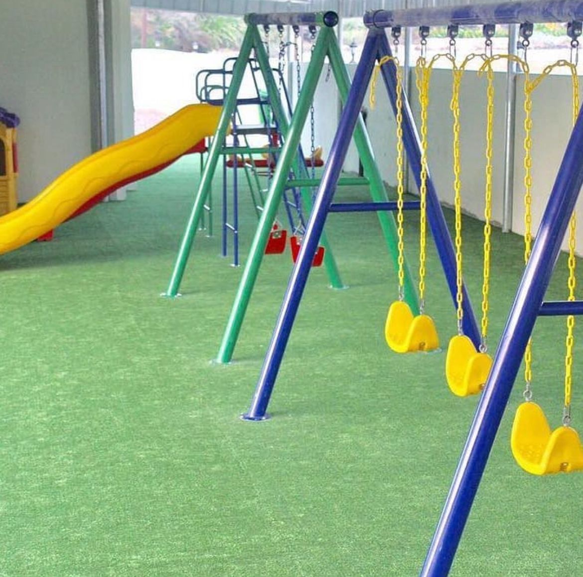 مبنى الروضة الملون والجميل